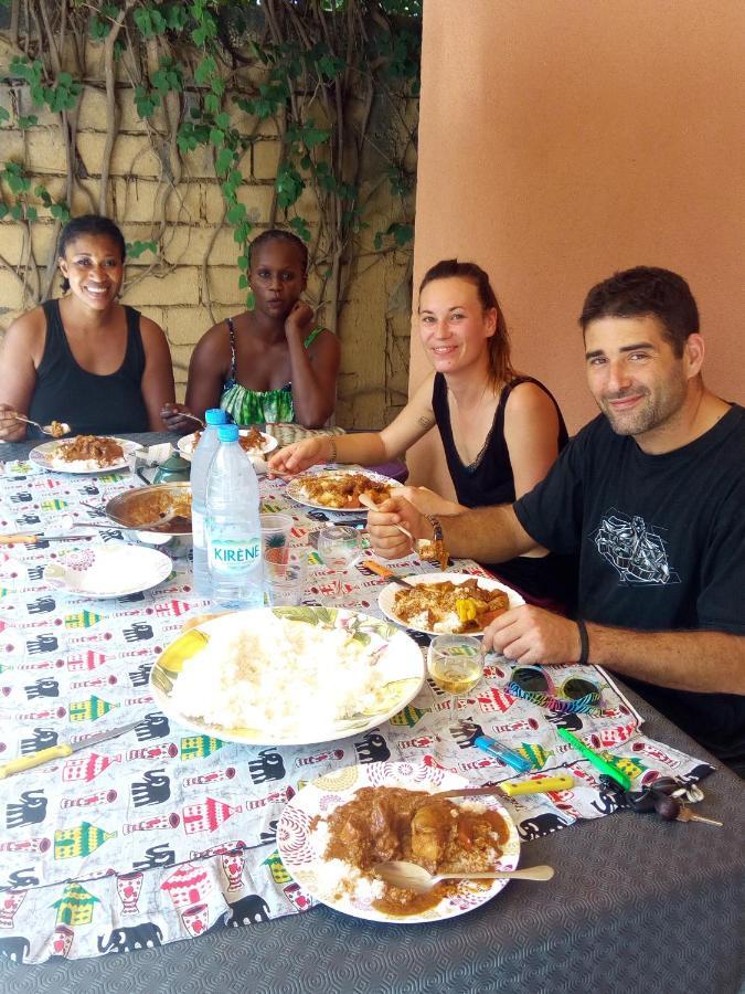 Bed and Breakfast Chez Coumba et Daniel à Saly Portudal Extérieur photo